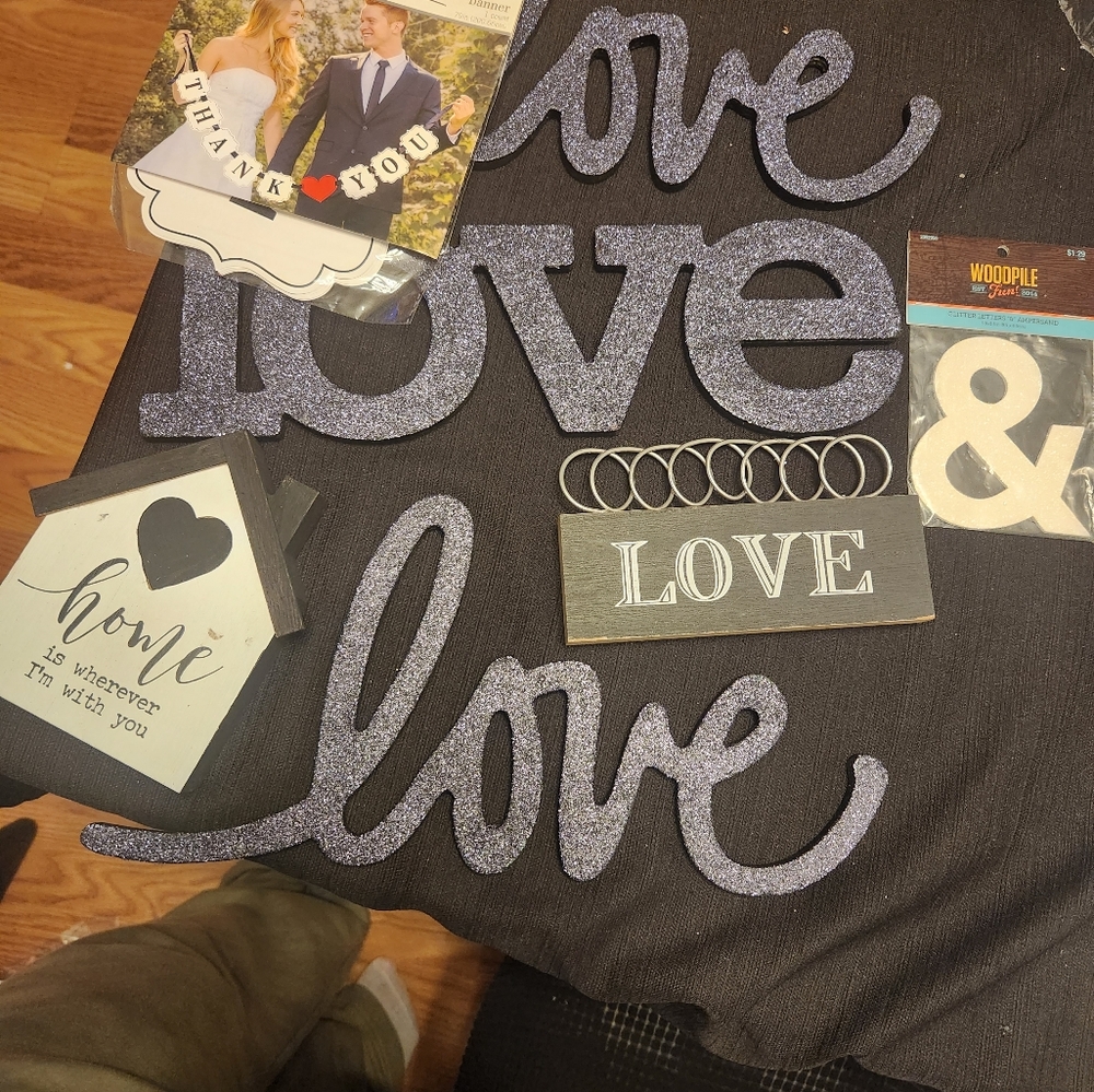 Lot of black wedding decor